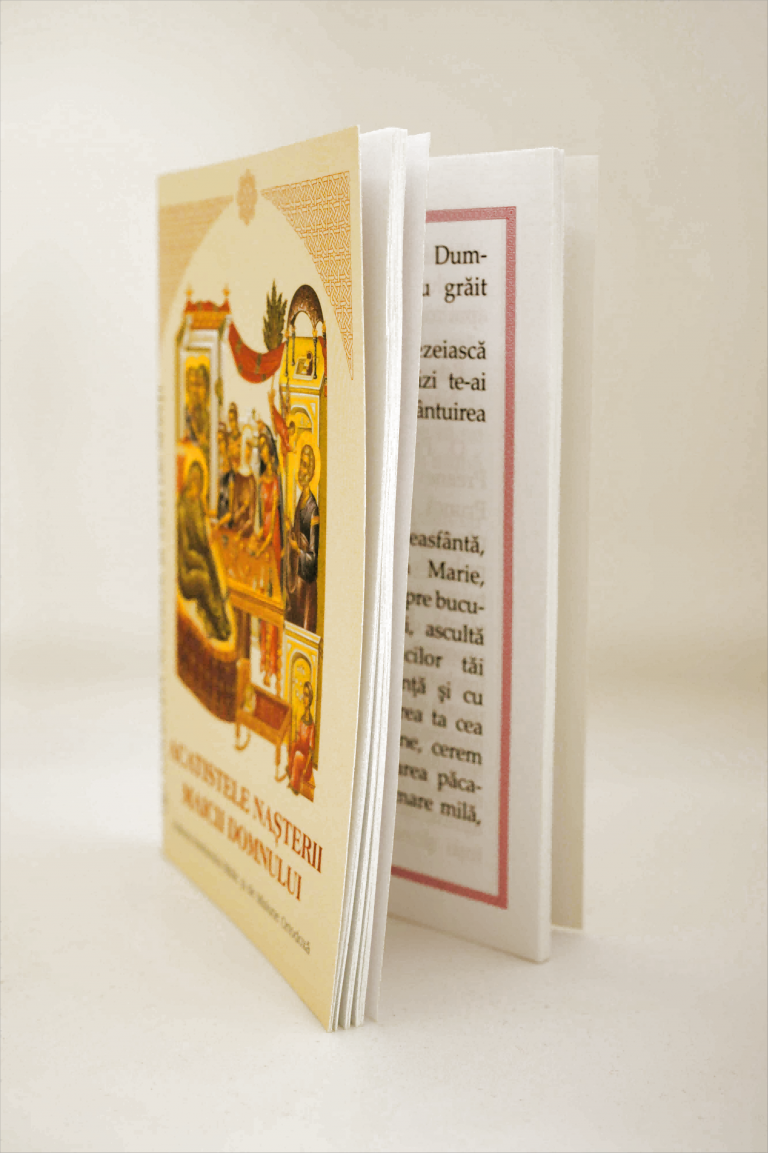 Los Acólitos de la Natividad de Nuestra Señora en el lateral