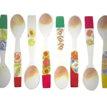 Lingura din lemn pictata manual cu model floral